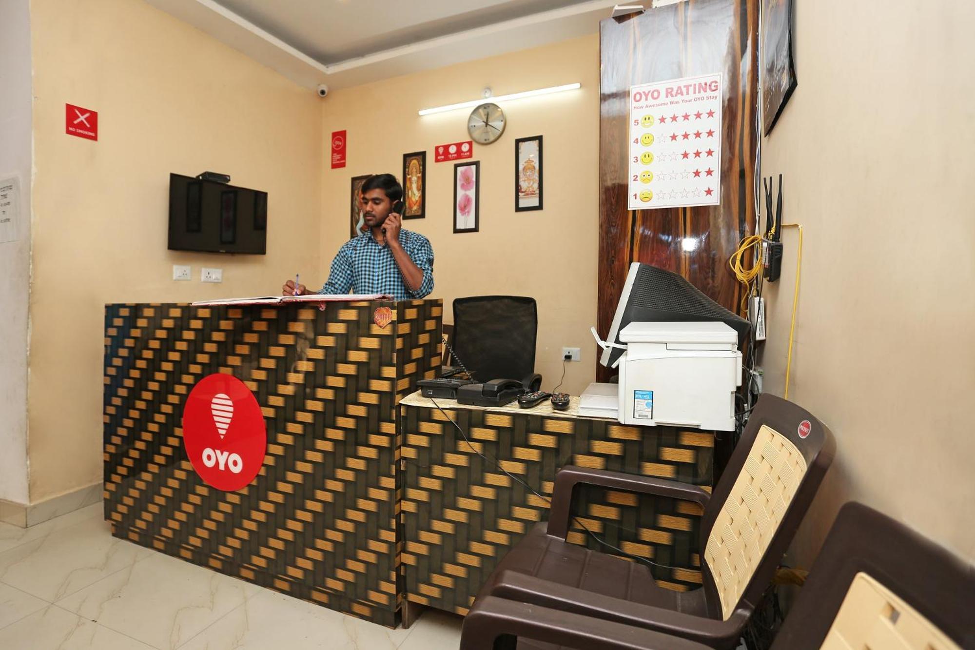 Oyo Flagship Hotel Krishna Chinhat 외부 사진