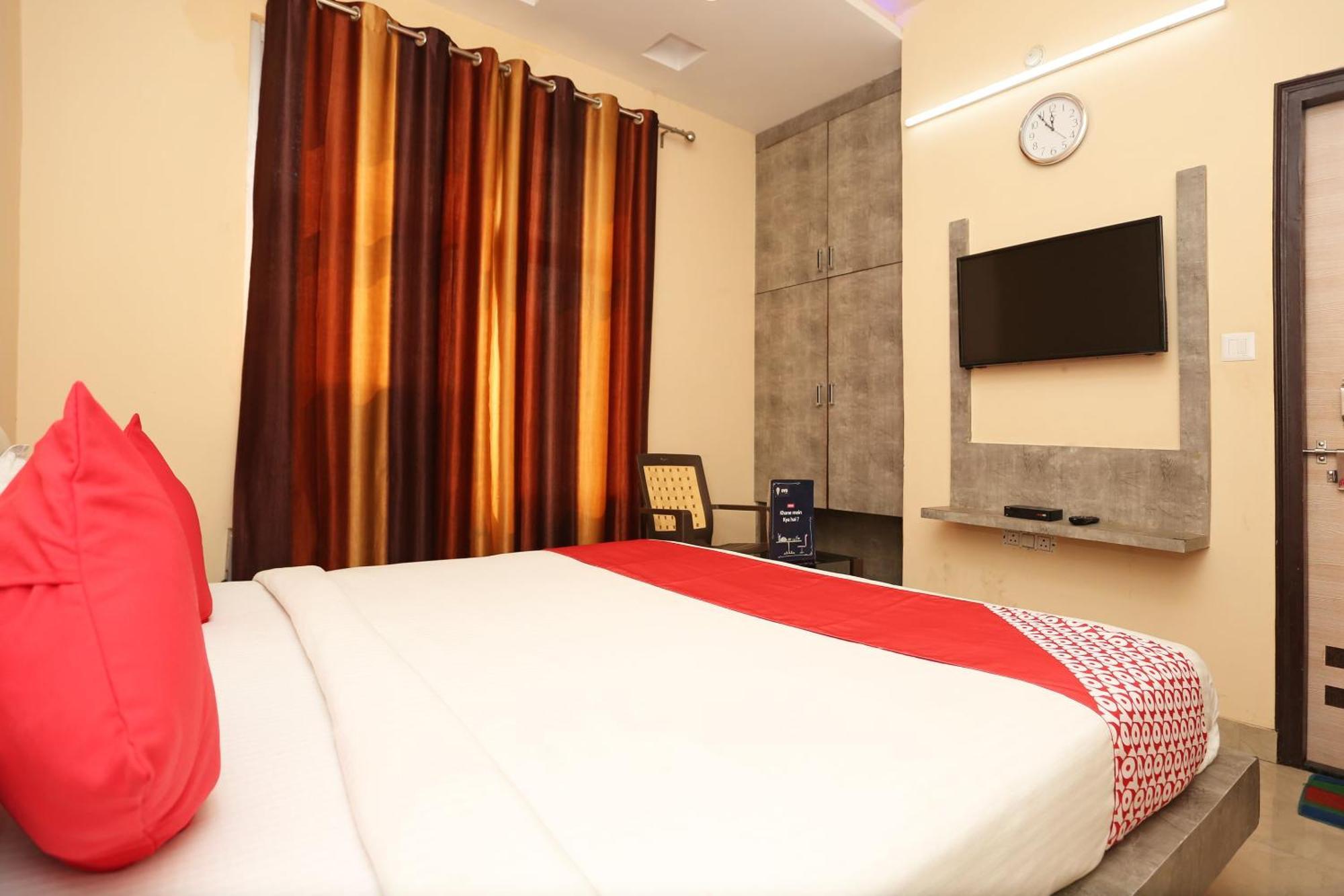 Oyo Flagship Hotel Krishna Chinhat 외부 사진